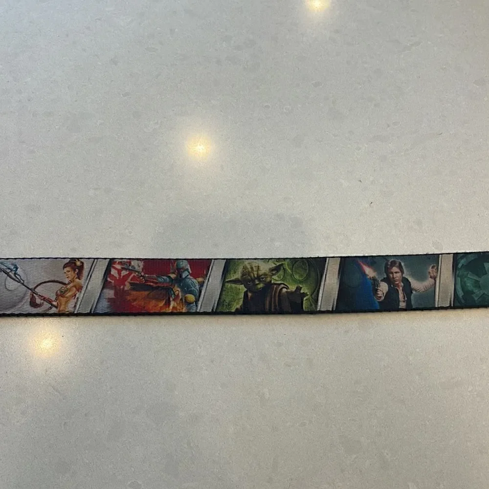 Star Wars belt with removable belt buckle. 1.5 wide belt . Works great.